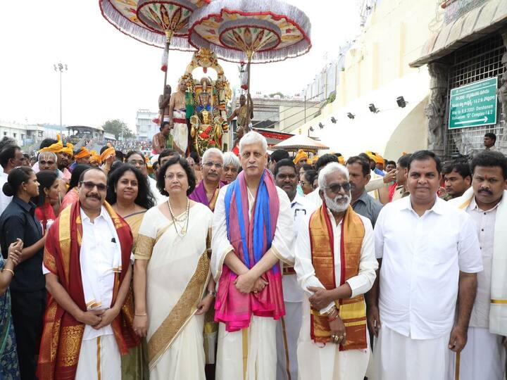 సతీమణితో కలిసి సాలకట్ల బ్రహ్మోత్సవాల్లో సుప్రీంకోర్టు సీజేఐ