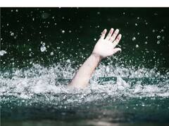 தாயுடன் குளிக்கச் சென்ற இரு பச்சிளம் பெண் குழந்தைகள் நீரில் மூழ்கி பரிதாப பலி.. விசாரணையில் காத்திருக்கும் அதிர்ச்சி!