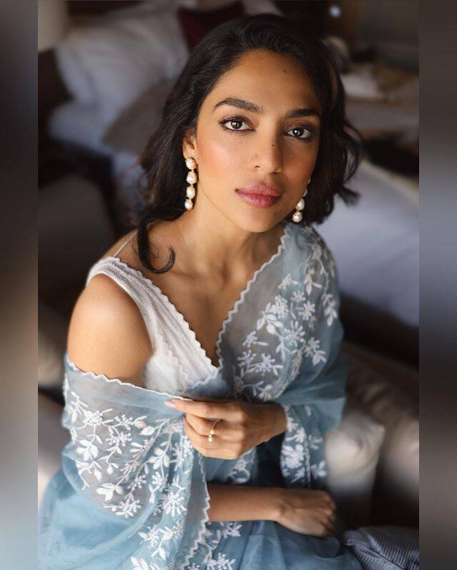 ప్రస్తుతం ఈ ఫొటోలు వైరల్ అవుతున్నాయి. (Photo Courtesy: Sobhita Dhulipala instagram)