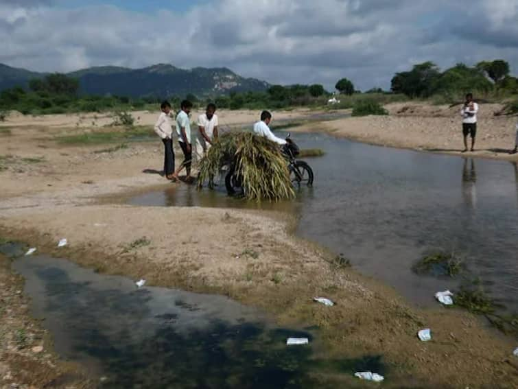 People of Manpuria village do not get basic facilities Amirgadh:આઝાદીના આટલા વર્ષો બાદ પણ ગુજરાતનું આ ગામ વિકાસથી વંચિત