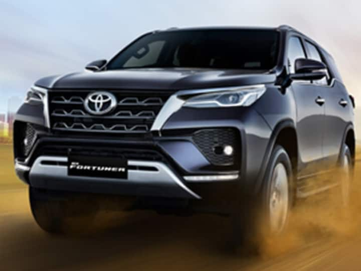 toyota india announces price hike on Fortuner Innova Toyota Cars Price Hiked: टोयोटा ने बढ़ाई इन गाड़ियों की कीमतें, अब खर्च करने पड़ेंगे 77 हजार रुपये ज्यादा