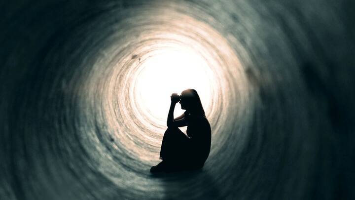 ਕੁਝ ਲੋਕ ਦੂਜਿਆਂ ਤੋਂ ਬਹੁਤ ਜਲਦੀ ਪ੍ਰਭਾਵਿਤ ਹੋ ਜਾਂਦੇ ਹਨ। ਜੇਕਰ ਕੋਈ ਹੋਰ ਤੁਹਾਡੇ 'ਤੇ ਟਿੱਪਣੀ ਕਰਦਾ ਹੈ, ਤਾਂ ਉਸ ਵੱਲ ਬਿਲਕੁਲ ਵੀ ਧਿਆਨ ਨਾ ਦਿਓ। ਦੂਜਿਆਂ ਦੀਆਂ ਨਕਾਰਾਤਮਕ ਗੱਲਾਂ ਤੋਂ ਪ੍ਰਭਾਵਿਤ ਨਾ ਹੋਵੋ।