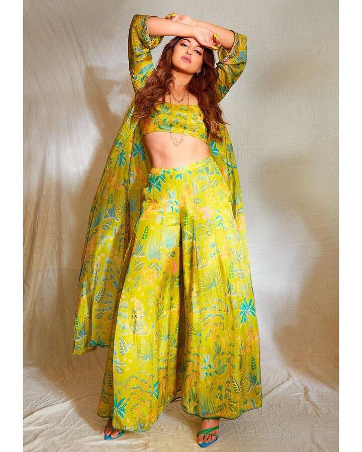 સોનાક્ષી સિન્હાનો દરેક લુક સોશિયલ મીડિયા પર આગની જેમ વાયરલ થાય છે. (All Photos-Instagram)