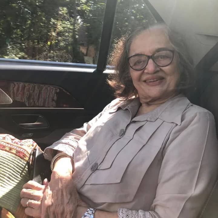 60 आणि 70 च्या दशकातील सर्वोत्कृष्ट अभिनेत्रींच्या नावाची जेव्हा चर्चा होते, तेव्हा त्यात आशा पारेख यांचे नाव नक्कीच येते. त्या काळात आशा पारेख यांनी चित्रपट विश्वावर राज्य केले.