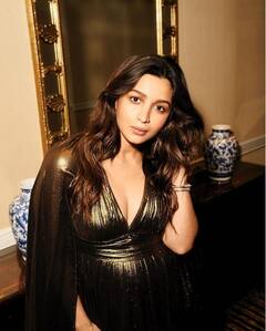 Alia Bhatt Pics: આલિયા ભટ્ટના ગ્લેમરસ અંદાજ પર ફિદા થયા ફેન્સ, ફોટોમાં જુઓ સ્ટાઈલીશ લૂક