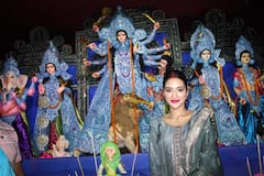 Nusrat Jahan on Puja: ঢাক কাঠি, ডায়েট ভুলে ফুচকায় কামড়, নুসরতের পুজো জমজমাট