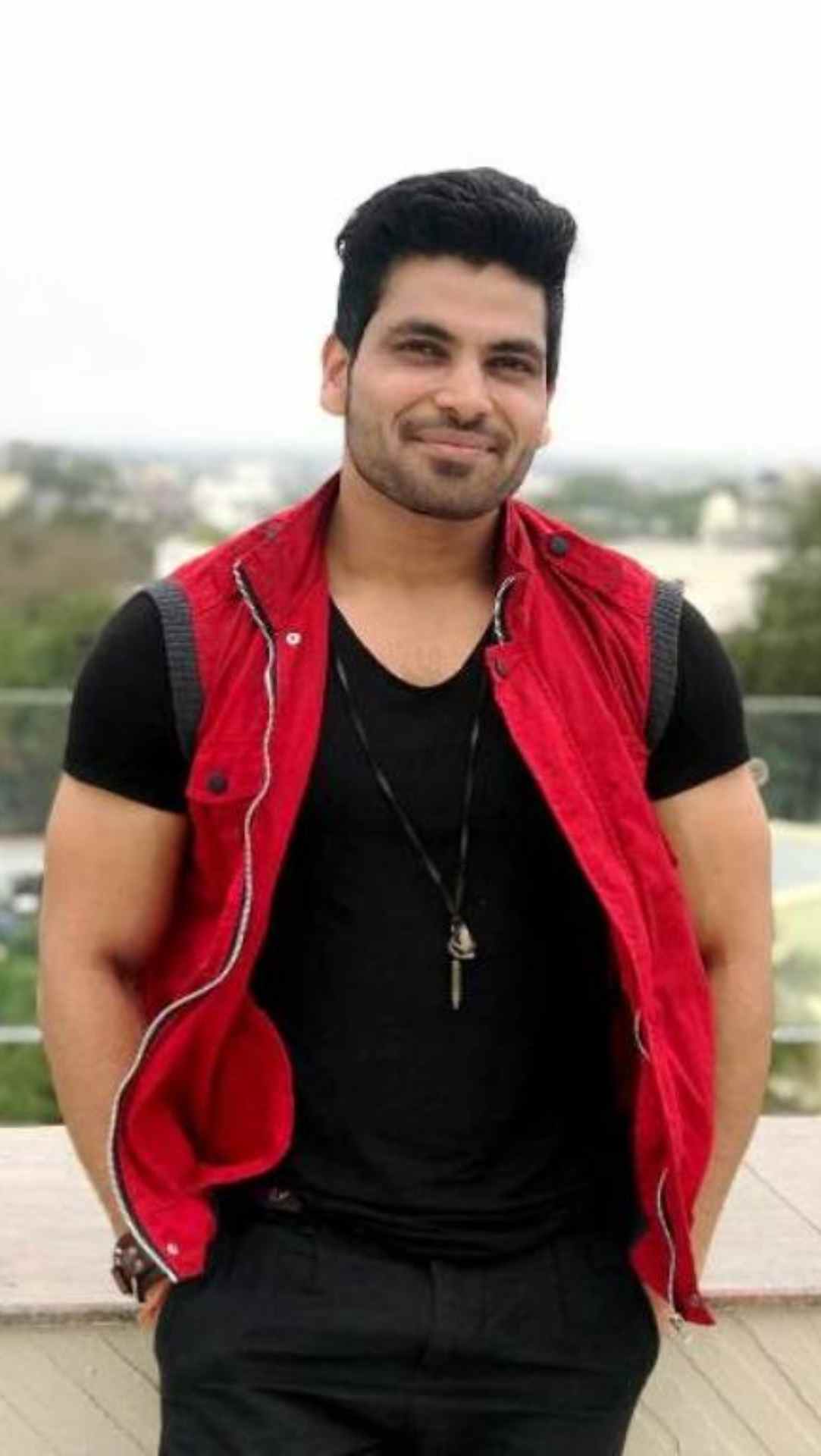 बिग बॉस मराठी विनर शिव ठाकरे