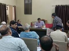 अंकिता हत्याकांड के बाद अवैध रिसॉर्ट पर कार्रवाई जारी, कागज लेकर पहुंचे होटल व्यवसायी