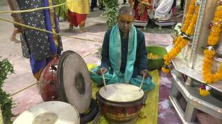Navratri Culture: જામનગરમાં 330 વર્ષથી  લાઉડ-સ્પીકર કે સંગીતનાં વાજિંત્રો વગર માત્ર 'નોબત'ના તાલે ઉજવાય છે નવરાત્રી, પુરુષો રમે છે ગરબી