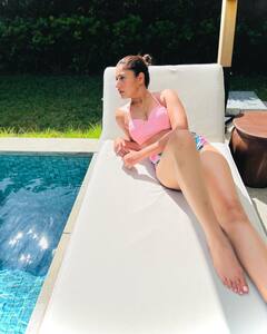 Surbhi Chandna Pics: સુરભિ ચંદનાનો હોટ બિકિની અંદાજ, જુઓ વાયરલ તસવીરો