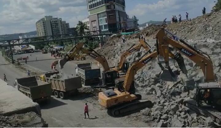 हा ब्लास्ट टेकडी हटवण्यासाठी केला.