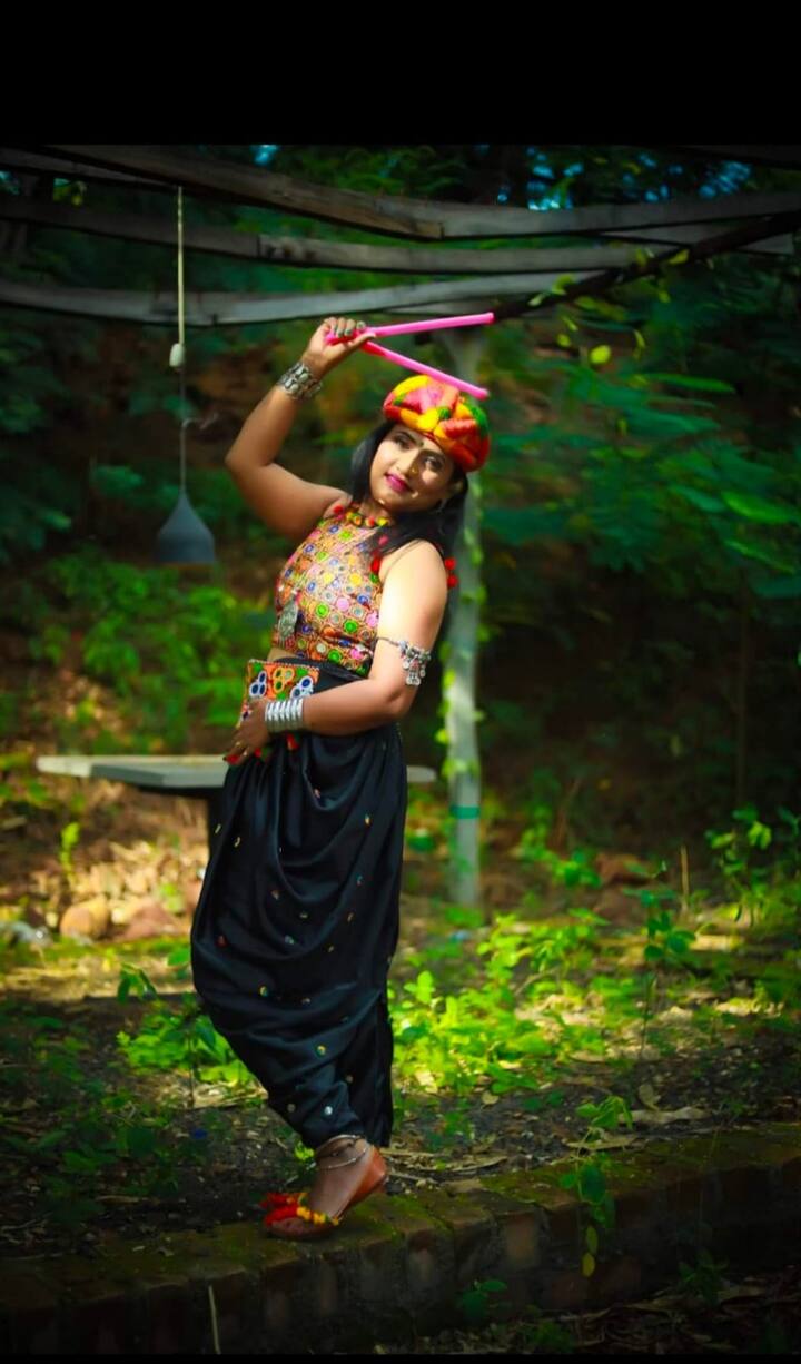 महामंडळाने वाहतूक कंट्रोलरला देखील याच कारणाने निलंबित केलं आहे. कल्याण कुंभार असं वाहतूक कंट्रोलरचं नाव आहे. (फोटो सौजन्य :mangal_sagar_giri/इंस्टाग्राम)