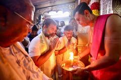 Bharat Jodo Yatra: मैसूर के सुत्तूर मठ पहुंचे राहुल गांधी, श्री चामुंडेश्वरी मंदिर में की पूजा-अर्चना, देखें तस्वीरें