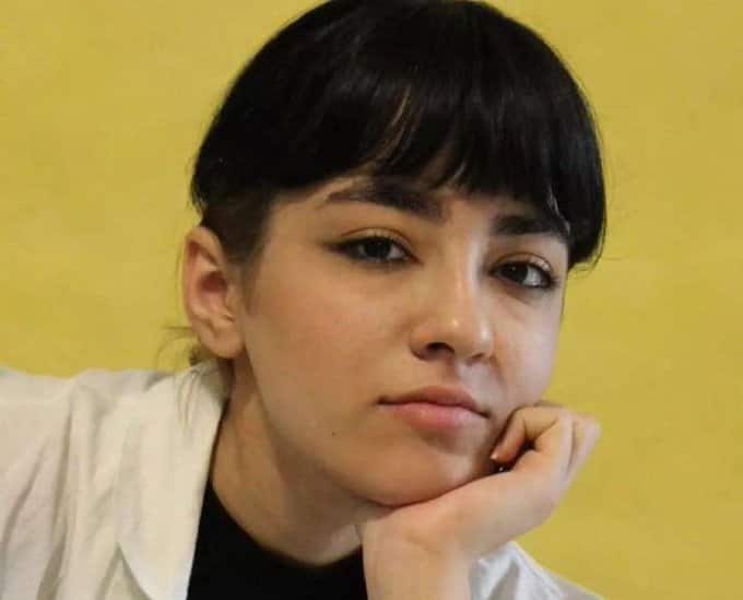 Iran Nose smashed skull pounded security forces return body of another young woman Nika Shakarami with suspicious injuries Iran : नाक आणि कवटी फुटलेला तरुणीचा मृतदेह कुटुंबीयांकडे सोपवला, इराणमधील हिजाबविरोधी वातावरण आणखी चिघळलं