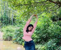 Losliya Mariyanesan : யாா் இந்த முயல்குட்டி..? லாஸ்லியாவின் க்யூட் க்ளிக்ஸ்!