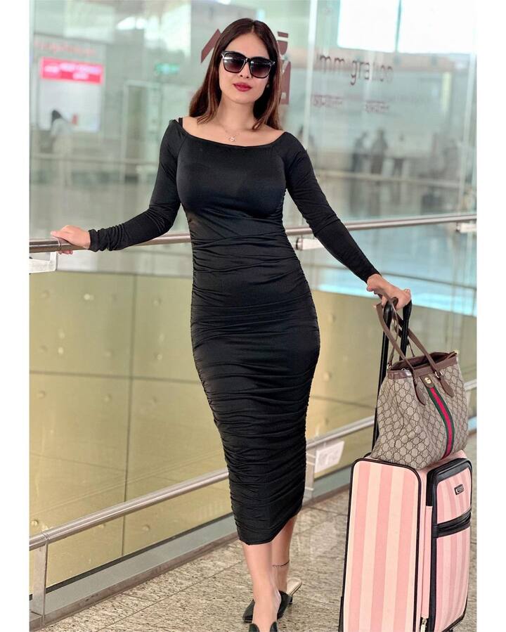 अशा परिस्थितीत नेहाची लोकांमध्ये एक वेगळी ओळख आहे. तिच्या एका झलकसाठी लोक आतुर झाले आहेत.(फोटो सौजन्य:nehamalik335/इंस्टाग्राम)