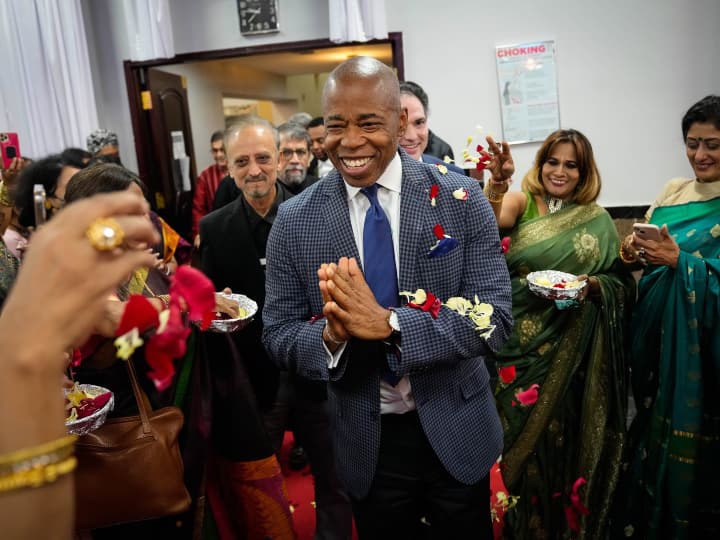 New York Mayor Eric Adams In Durga Puja Celebrates Said Triumph Of Good Over Evil That’s Something We Can All Appreciate In These Challenging Times |  Durga Puja 2022: New York Mayor Eric Adams attended Durga Puja celebrations, said