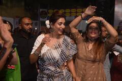 PHOTO: 'बिग बॉस' फेम रुपाली भोसलेनं धरला रास दांडियात ठेका