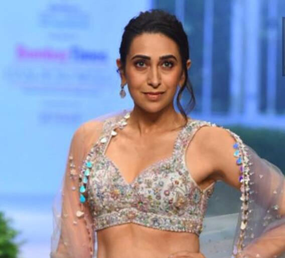 करिश्माच्या लेंहग्यांमध्ये दिलखेचक अदा