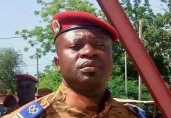 Burkina Faso president Paul Henri Sandaogo Damiba resigns on condition coup leader guarantees his safety Burkina Faso: बुर्किना फासो में नौ महीने में दूसरी बार तख्तापलट, सुरक्षा की गारंटी मिलने पर राष्ट्रपति ने दिया इस्तीफा