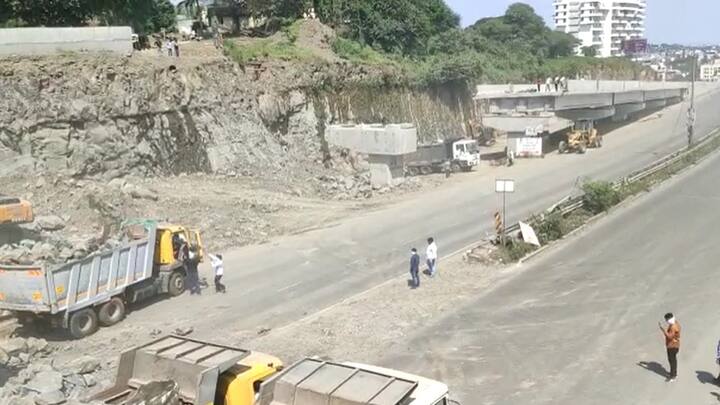 या ब्लॉक दरम्यान पहिला एक छोटासा ब्लास्ट केला केला.