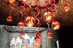 Durga Pujo: সমাজে মহিলাদের অবস্থান বদলের বার্তা, স্যানিটারি ন্যাপকিন দিয়ে মন্ডপ তৈরি আসানসোলে