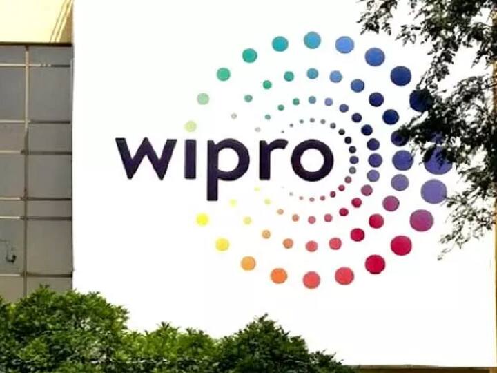 Wipro Infosys and Tech Mahindra refuse to hire freshers after giving offer letters विप्रो, इंफोसिस और टेक महिंद्रा ने किया फ्रेशर्स को नौकरी देने से इंकार! ऑफर लेटर के बाद कैंसिल की हायरिंग