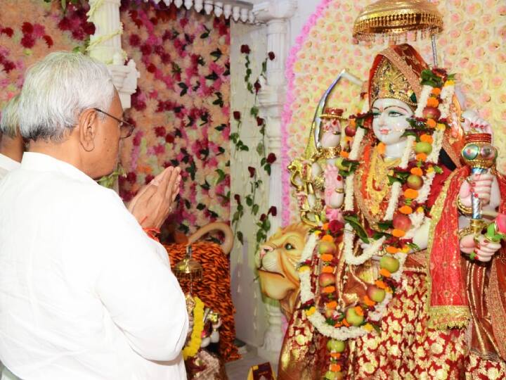 मुख्यमंत्री नीतीश कुमार ने दुर्गा पूजा और दशहरा के शुभ अवसर पर प्रदेश एवं देशवासियों को हार्दिक बधाई और शुभकामनाएं दीं.