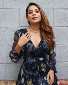 Actress Aishwarya Dutta : அழகிய சின்ட்ரெல்லா... நீல நிற ஆடையில் அசத்தும் ஐஸ்வர்யா தத்தா!