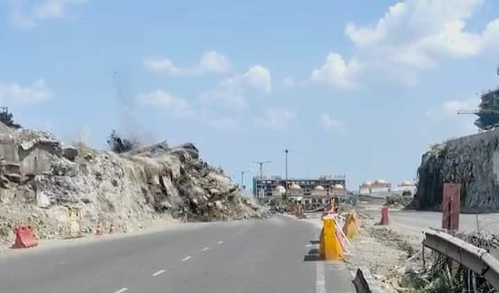 यासाठी मुंबईहून बंगळुरुच्या दिशेने जाणारा मार्ग दुपारी एक ते दोनच्या दरम्यान बंद आला होता.