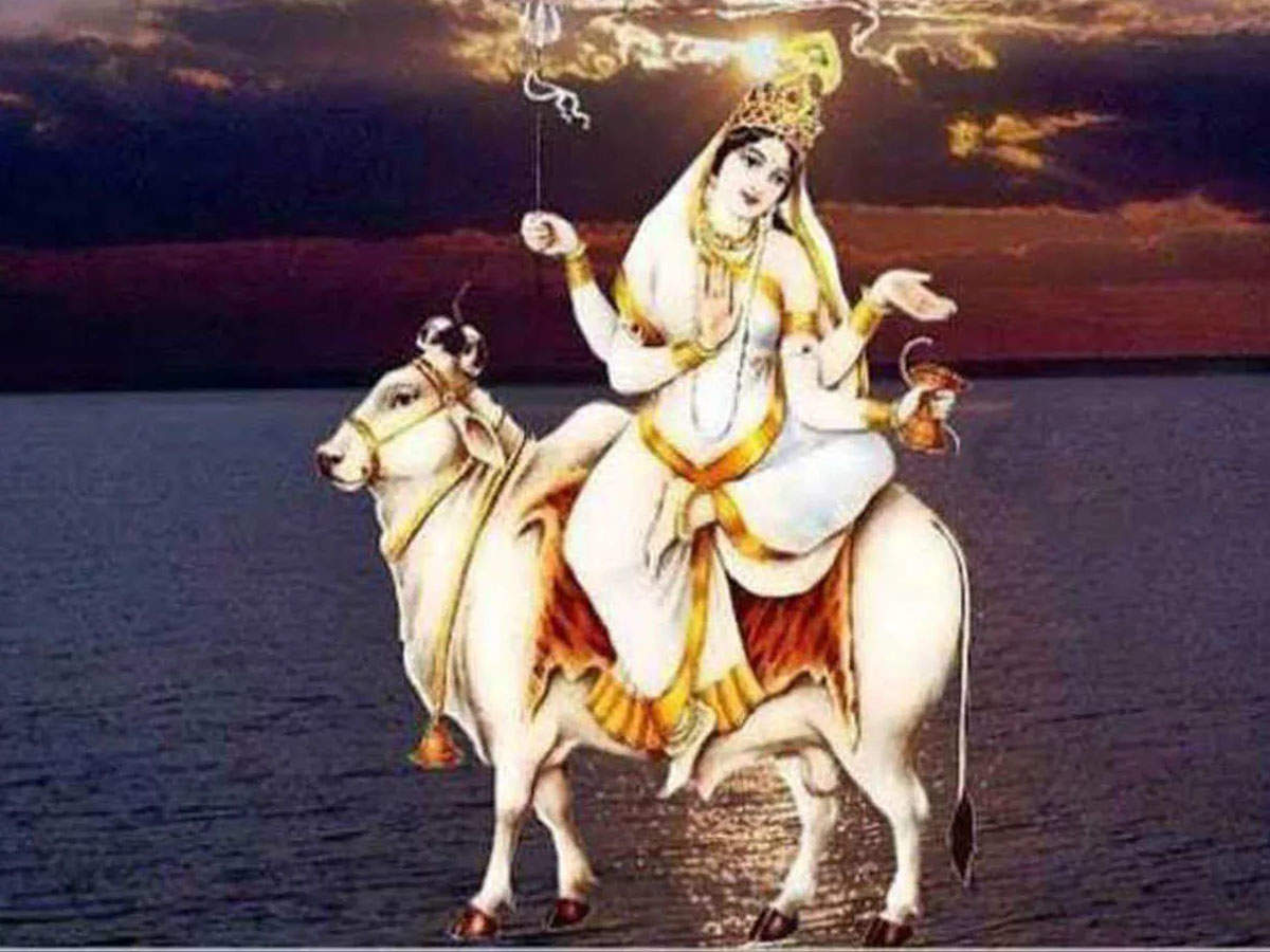 Navaratri 2022 :... म्हणून  नवरात्रीच्या आठव्या दिवशी देवीच्या महागौरी रूपाची जाणून घ्या आख्यायिका