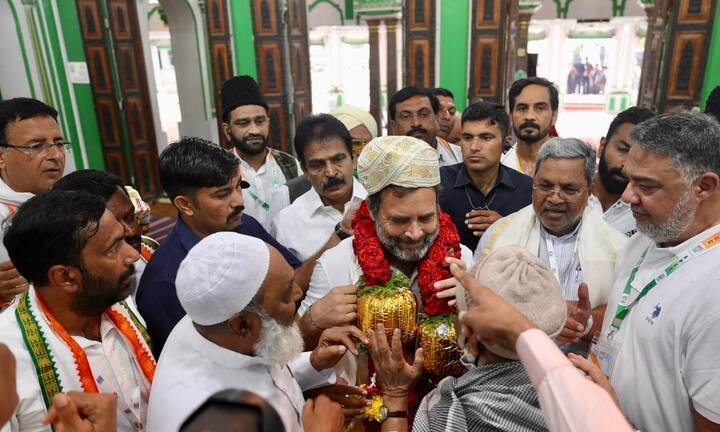 Rahul Gandhi paid a visit to Masjid-e-Azam in Mysore during Karnataka leg of Bharat Jodo Yatra. (Image: Congress Twitter)
