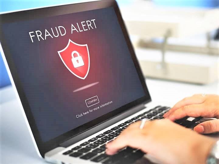 SBI बैंक ने इन नंबरों से भेजे गए किसी भी लिंक पर क्लिक करने से सख्त मना किया है. असम CID ने सबसे पहले इन नंबरों के बारे में चेतावनी दी थी. CID ने एक ट्वीट में लिखा, “SBI ग्राहकों को 2 नंबर से कॉल आ रहे हैं कि वे KYC अपडेट करने के लिए फिशिंग लिंक पर क्लिक करें. सभी SBI ग्राहकों से अनुरोध है कि ऐसे किसी भी संदिग्ध लिंक पर क्लिक न करें.