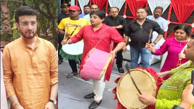 Durga Puja 2022: Snehasish Ganguly beat drums while Sourav Ganguly watches at Barisha Players Corner Sourav Ganguly: ঢাক বাজালেন দাদা স্নেহাশিস, দর্শক সৌরভ, অষ্টমীতে জমজমাট বড়িশা প্লেয়ার্স কর্নার