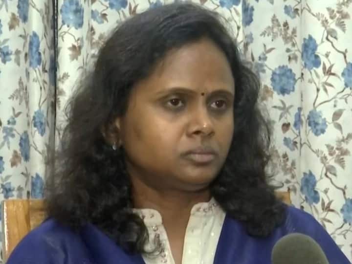 Ankita Bhandari Murder Case: क्या अंकिता हत्याकांड में मिले सबूत और पोस्टमार्टम रिपोर्ट में नहीं है कोई अंतर? SIT प्रभारी ने किया बड़ा खुलासा Ankita Bhandari Murder Case SIT in charge DIG PR Devi on Evidence and postmortem Report or VIP guests Ankita Bhandari Murder Case: क्या अंकिता हत्याकांड में मिले सबूत और पोस्टमार्टम रिपोर्ट में नहीं है कोई अंतर? SIT प्रभारी ने किया बड़ा खुलासा