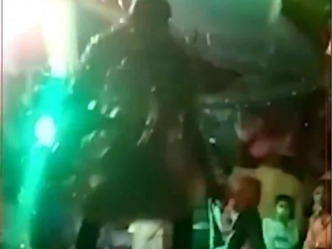 WATCH: Man Playing Hanuman Suffers Heart Attack During Ramlila Performance, Dies On Stage WATCH: Man Playing Hanuman Suffers Heart Attack During Ramlila Performance, Dies On Stage WATCH: Man Playing Hanuman Suffers Heart Attack During Ramlila Performance, Dies On Stage