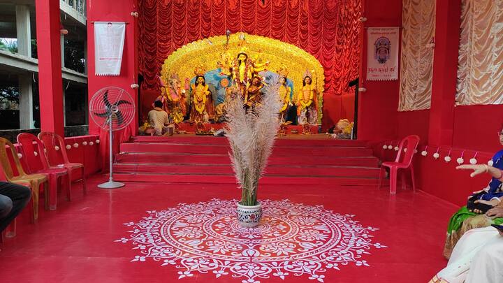 রজত জয়ন্তী বর্ষে, মণ্ডপে চিরন্তনী ঐতিহ্যের ছোঁয়া।