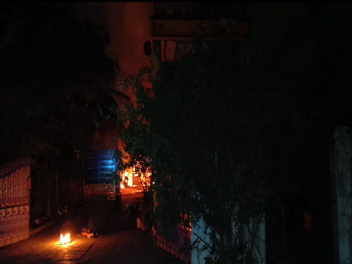 Kanchipuram Cylinder Blast: காஞ்சிபுரம் தீ விபத்து: தொடர்ந்து அதிகரிக்கும் உயிரிழப்பு எண்ணிக்கை... 5 பேர் உயிரிழப்பு 5 பேர் கவலைக்கிடம்..
