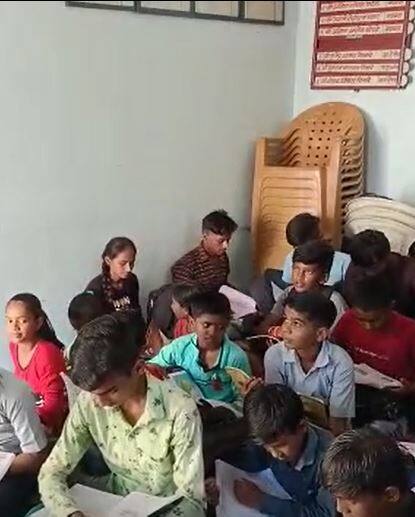 पिंपरी प्रा उत्राण गावातील विद्यार्थी मोंढाळा गावात शिक्षणासाठी जातात.