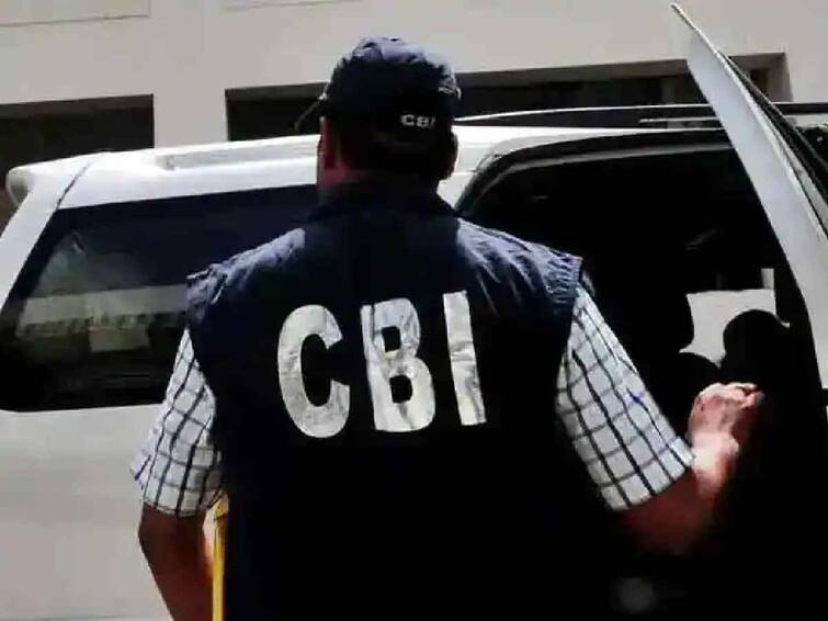 JEE Paper Leak Case CBI arrests Russian national for manipulating software of JEE Mains examination JEE Paper Leak Case: जेईई-मुख्य परीक्षेदरम्यान सॉफ्टवेअर हॅक, सीबीआयकडून रशियन नागरिकाला अटक