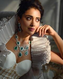 Shriya saran : வாராயோ வாராயோ மோனலிஸா...நடிகை ஸ்ரேயா சரணின் அசத்தல் க்ளிக்ஸ்!