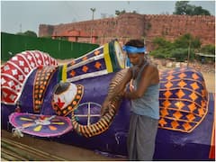 आगरा में पांच पीढ़ियों से रावण का पुतला बना रहा है यह मुस्लिम परिवार, रामलीला समिति करती है सम्मानित