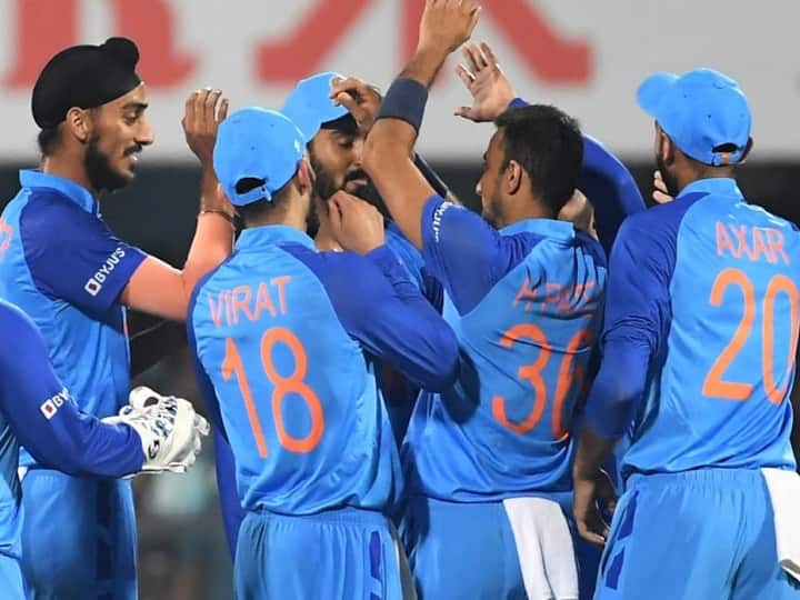 First T20 World Cup for Five Indian Players Axar Patel Yuzvendra Chahal T20 WC debut T20 World Cup 2022: पहली बार T20 वर्ल्ड कप खेलेंगे ये पांच भारतीय खिलाड़ी, जानें लिस्ट में कौन-कौन है शामिल