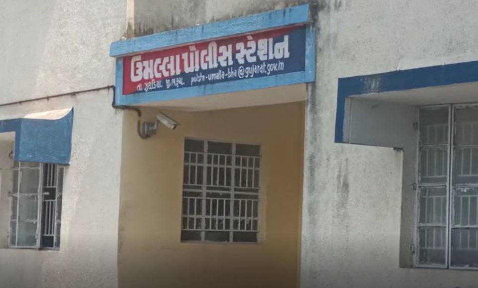 Crime News: ઝઘડિયામાં ગરબા ગ્રાઉન્ડમાં એક તરફી પ્રેમમાં પાગલ યુવાને સગીરાના ગળા પર મૂકી છરીને પછી......