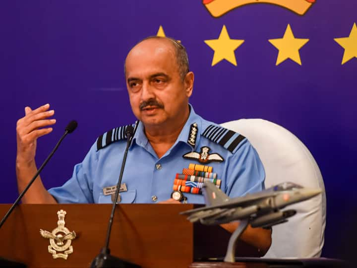 IAF Chief VR Chaudhari On China and LAC said we will Continue To keep Eye ANN IAF Chief On China: 'चीन की हर हरकत पर है नजर, LAC में बढ़ा रहे हैं क्षमता', बोले वायुसेना चीफ वीआर चौधरी