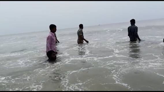Suryalanka Beach : విహారయాత్రకు వచ్చిన యువకులు..ఇంతలోనే ఘోరం | DNN | ABP Desam