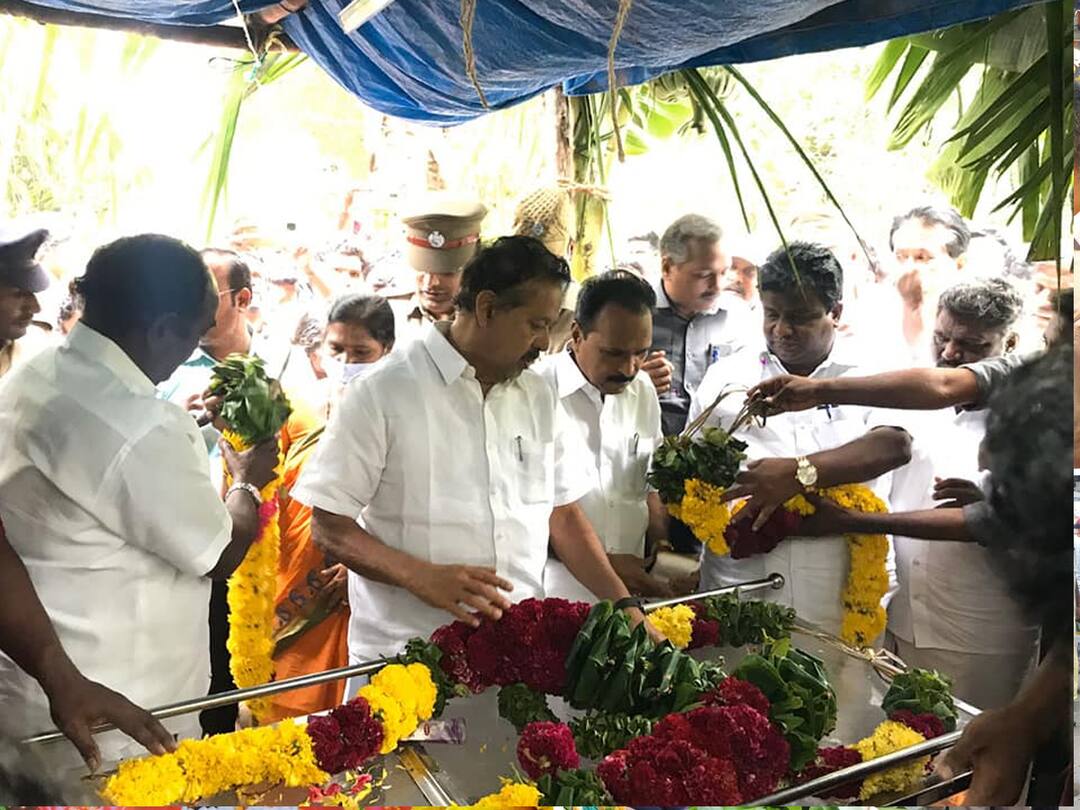 கொசு மருந்து தெளிப்பு இயந்திரம் வெடித்து  பேரூராட்சி ஊழியர் பலி - அமைச்சர் பொன்முடி நேரில் அஞ்சலி