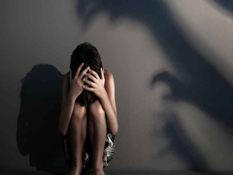 Ulundurpet: police registered under the POCSO Act against four people who tried to molest a boy Crime: 17 வயது சிறுவனுக்கு பாலியல் துன்புறுத்தல்.. மூன்று சிறுவர்கள் உட்பட நான்கு பேர் கைது.. உளுந்தூர்பேட்டையில் பயங்கரம்