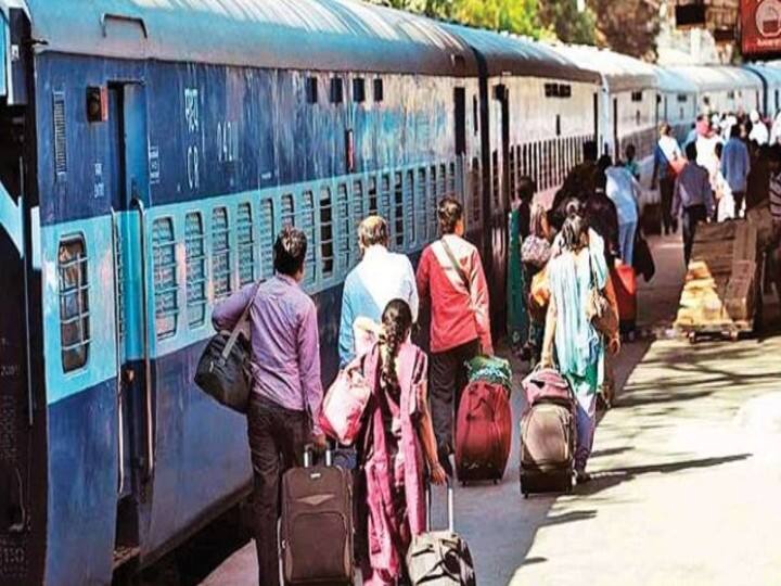 Chhattisgarh: Passengers are not getting confirmed tickets to go home in the festive season Chhattisgarh News: टिकट के लिए मारामारी, 62 ट्रेनें पटरी पर लौटीं फिर भी नहीं मिल रहा कन्फर्म टिकट, अक्टूबर में सभी सीटें बुक