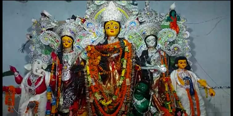 In Raghunathganj Murshidabad Goddess Durga is worshipped as Petkati know the back story Durga Puja 2022: রঘুনাথগঞ্জে পেটকাটি দুর্গা নামেই পূজিতা হন দেবী, কী রয়েছে নেপথ্য কাহিনি?